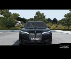 BMW iX xDrive40 Pacchetto Sportivo Edition Signa