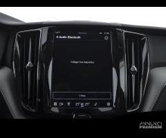 VOLVO XC60 B4 automatico Plus Dark - 15