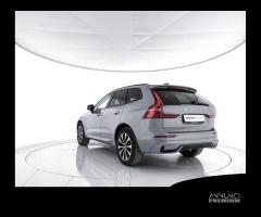 VOLVO XC60 B4 automatico Plus Dark