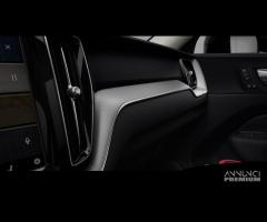 VOLVO XC60 T6 AWD Plug-in hybrid Elettrica/Benzi - 11