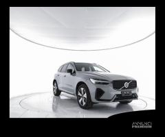 VOLVO XC60 T6 AWD Plug-in hybrid Elettrica/Benzi