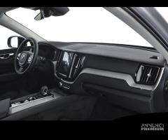 VOLVO XC60 T6 AWD Plug-in hybrid Elettrica/Benzi - 12