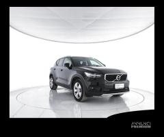 VOLVO XC40 T3 Momentum