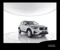 VOLVO XC40 B3 Mild hybrid Benzina Essential