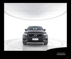 VOLVO XC40 T2 Momentum