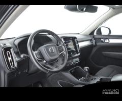 VOLVO XC40 T2 Momentum - 8