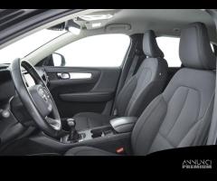 VOLVO XC40 T2 Momentum - 9