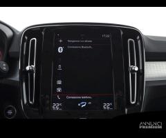 VOLVO XC40 T2 Momentum - 15