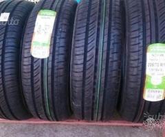 4 gomme nuove 205 70 15 c nokian Hakkac 106 104 - 1