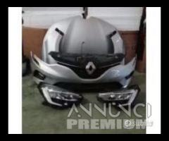 Musata frontale renault clio 2021