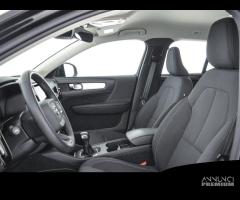 VOLVO XC40 T2 Momentum - 9