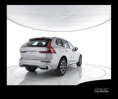 VOLVO XC60 B4 AWD Mild hybrid Diesel Plus Dark