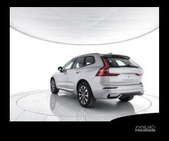 VOLVO XC60 B4 AWD Mild hybrid Diesel Plus Dark