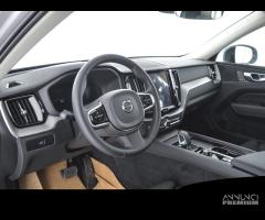 VOLVO XC60 B4 AWD Mild hybrid Diesel Plus Dark - 8