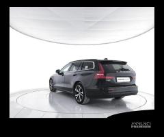 VOLVO V60 B4 (d) automatico Core - AUTOCARRO N1