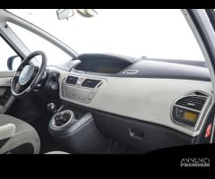 CITROEN Grand C4 Picasso 1.6 HDi 110 FAP Style - - 14