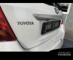 PORTELLONE POSTERIORE COMPLETO TOYOTA Yaris Serie - 6