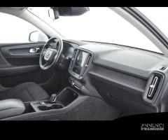 VOLVO XC40 D3 Momentum Pro - 12