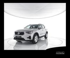 VOLVO XC40 B3 Mild hybrid Benzina Essential