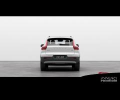 VOLVO XC40 B3 Mild hybrid Benzina Essential - 6