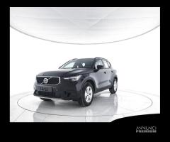 VOLVO XC40 B3 Mild hybrid Benzina Essential