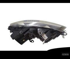 FARO ANTERIORE SINISTRO VOLKSWAGEN Golf 6 Berlina