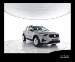 VOLVO XC40 B3 Mild hybrid Benzina Essential