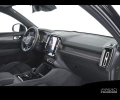 VOLVO XC40 Black Edition B3 Mild hybrid Benzina - 12