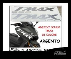 coppia adesivi scudo tmax 500 argento - 1