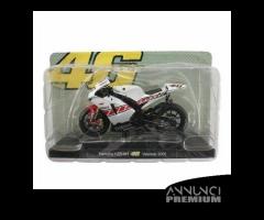 Modellino 1/18 Yamaha YZR M1 Valentino Rossi