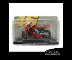 Modellino 1/18 Honda RC 211V Valentino Rossi - 1