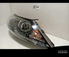 FARO ANTERIORE DESTRO KIA Sportage Serie 92102-3U2