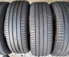 4 gomme usate 235 60 18 michelin