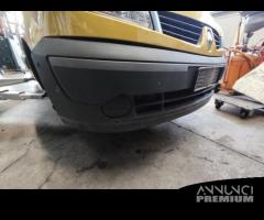 Paraurti anteriore RENAULT KANGOO del 2005