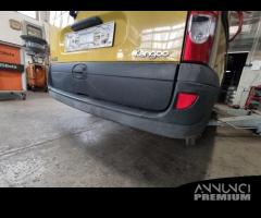 Paraurti posteriore RENAULT KANGOO del 2005