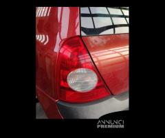 Fanale posteriore sinistro RENAULT CLIO del 2004