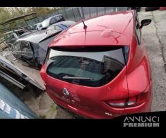 Portellone nudo RENAULT CLIO del 2017 - 4