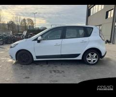 RENAULT MEGANE SCENIC per ricambi usati K4MT8