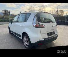 RENAULT MEGANE SCENIC per ricambi usati K4MT8