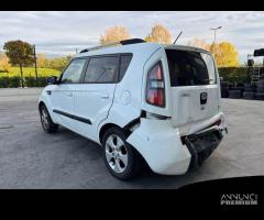 KIA SOUL per ricambi usati G4FC