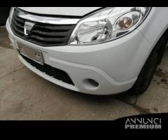 Paraurti anteriore DACIA SANDERO del 2009