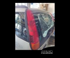 Fanale post sinistro DAIHATSU TERIOS 2000