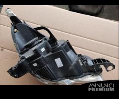 Proiettore sinistro CITROEN C3 del 2013 - 7