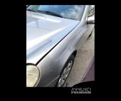 Parafango sinistro MERCEDES-BENZ C 220 del 2004