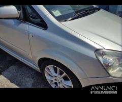 Parafango destro OPEL ZAFIRA del 2010