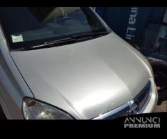 Cofano OPEL ZAFIRA del 2010