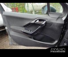 Pannello porta ant sx PEUGEOT 208 del 2013 - 1