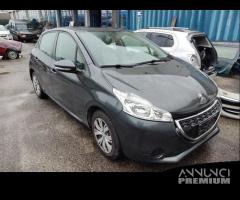 Ricambi PEUGEOT 208 1199cc benzina del 2013