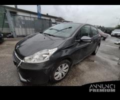 Ricambi PEUGEOT 208 1199cc benzina del 2013