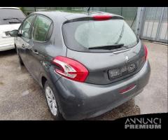 Ricambi PEUGEOT 208 1199cc benzina del 2013